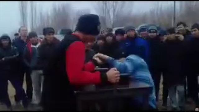 Чемпионат Ноокенского района по армрестлингу село Калинин 17.02.2018 смотреть онлайн