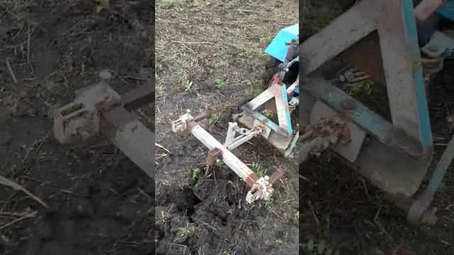 Минитрактор с мотоблока, копаем морковь...... смотреть онлайн