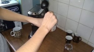 Кофеварка Delonghi 685. Готовим два эспрессо (мой личный домашний вариант!) с пенкой одновременно.