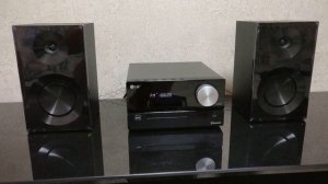 Музыкальный центр LG CM2460