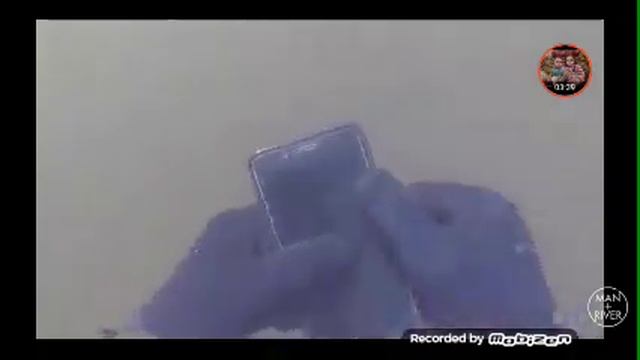 Нашёл айфон ? под водой ( man+river) смотреть онлайн