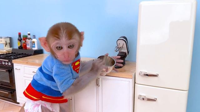 Monkey Baby Bon Bon learns how to draw ducks and Eats Ice Cream with puppy at the pool смотреть онлайн