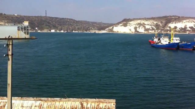 Через порт в Севастополе на поезде/Sevastopol port and train смотреть онлайн