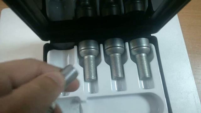 000071597C Болты секретные колесные Skoda смотреть онлайн