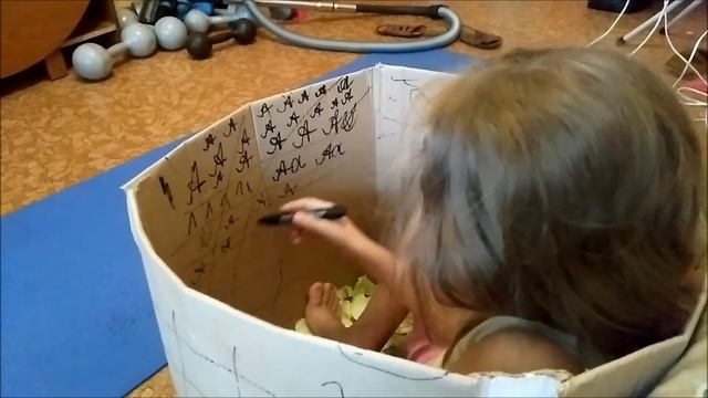 Моя любимая кормушка-коробка, и я в ней живу)). Настоящее детство!!! смотреть онлайн