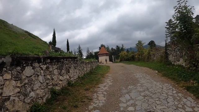 Tour to Rasnov city, Râșnov, Rasnov fort, Romania смотреть онлайн