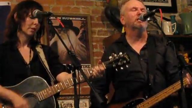 Wreckless Eric / Amy Rigby at the AllGood Cafe смотреть онлайн