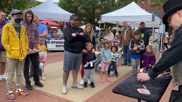 Bootstrap Bill busking at the Wichita Farm and Art Market. смотреть онлайн