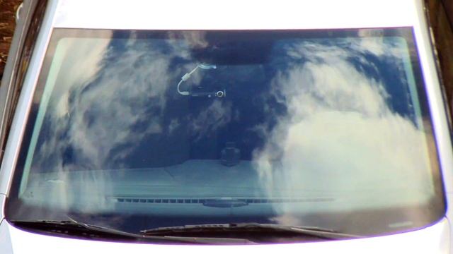 Облака отражение в стекле автомобиля смотреть онлайн