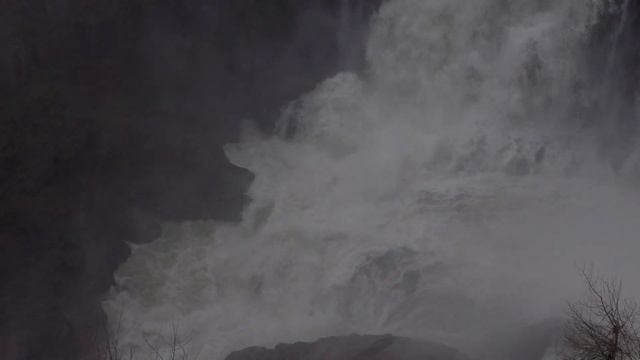 Водопад на Белой Реке в Орегоне смотреть онлайн