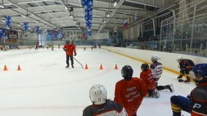 Как обучают хоккеистов кататься спиной вперед? Катание спиной вперед.