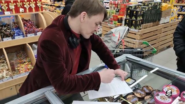 ПЕРЕКРЕСТОК И ЕГО НАГЛУХО ПОТЕРЯВШАЯ РУЛИ ДИРЕКТОР..... смотреть онлайн