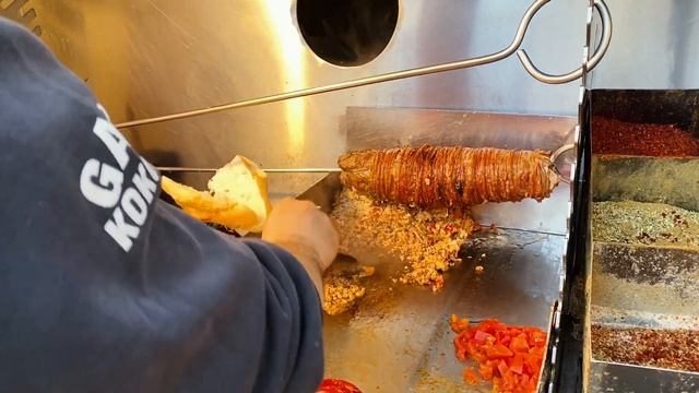 Уличная еда Стамбула. Турецкая кухня. Топ-10 блюд. Обзор и цены всех блюд 0+ смотреть онлайн