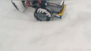Lego technic К-700 «Кировец» чистит снег, покатушки на снегу