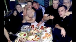 Тюрьма. Как живут петухи в камере.