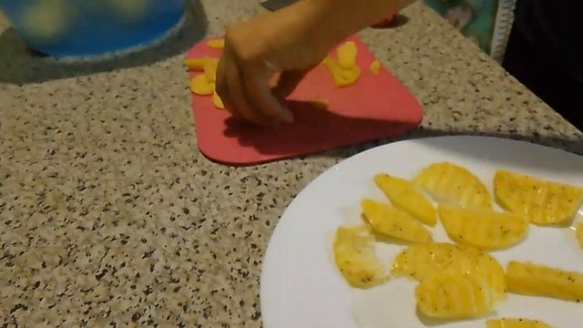 Домашние чипсы в микроволновке! Вкусно и быстрый рецепт! смотреть онлайн