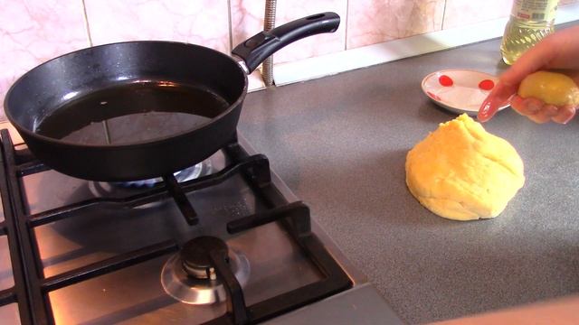 ПОНЧИКИ из сгущенного молока, очень быстро и просто, прямо НА СКОВОРОДЕ ! смотреть онлайн