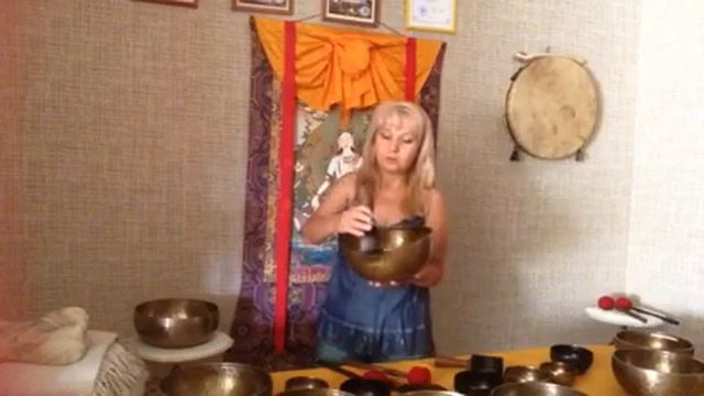 Как правильно пользоваться поющей чашей. Видеоурок . 1 часть. Анфиса Жаббарова. смотреть онлайн