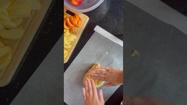 Пироги с клюквой и грецким орехом