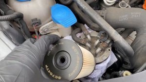 Замена топливного фильтра 1,9 TDI VW Caddy #Kraftstofffilter ersetzen.