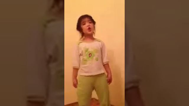 Спят усталые игрушки в исполнении Амели смотреть онлайн