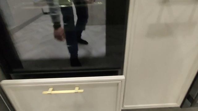 Обзор кухни, теперь с фасадами, но всё ещё без столешницы ? смотреть онлайн