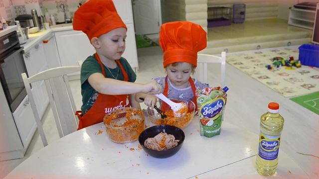 #Детские рецепты. Оригинальный и простой #БОЛОНЬЕЗЕ. Дети готовят вместе. Серёжа и Ева. смотреть онлайн