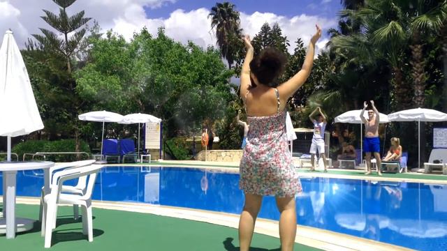 Maritim Hotel Club Alantur: Dances at the pool (Отель Maritim Hotel Club Alantur: Танцы у бассейна) смотреть онлайн