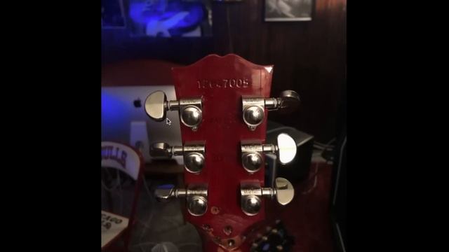 Seemingly Good Ideas Gone Horribly Wrong... | WYRON | Bad Guitar Mods + Beauties смотреть онлайн