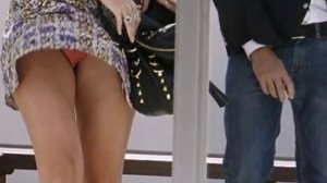 Это надо видеть. Красавицы в миниюбках.