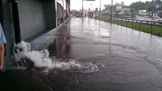 Танцующая канализация