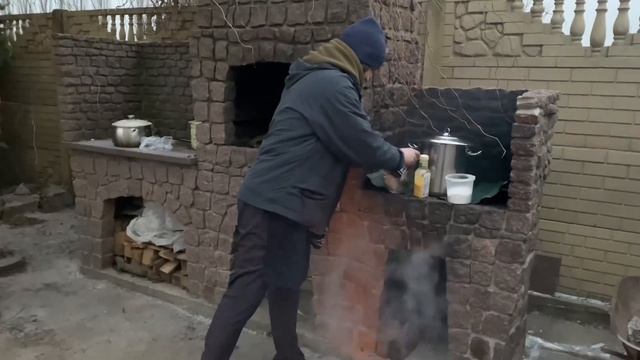 Как приготовить жаркое в казане? Еда в казане, жаркое на костре! смотреть онлайн