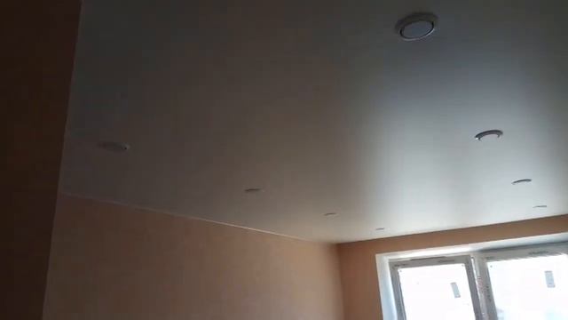 Натяжные потолки с точечными светильниками ул. Русановская, СПб смотреть онлайн