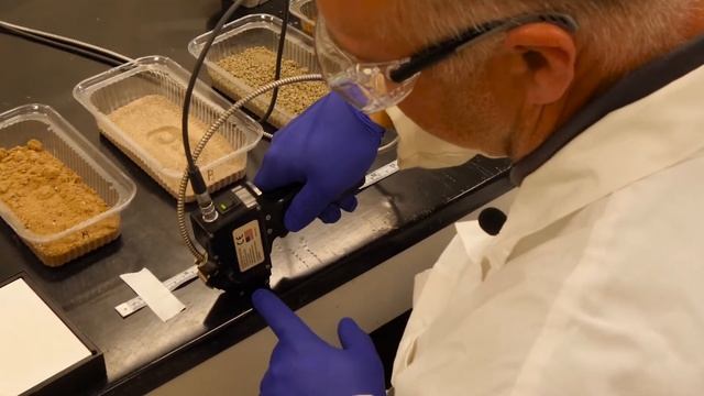 Анализ почвы с помощью анализатора и спектрометра - Vanta™ M Olympus смотреть онлайн