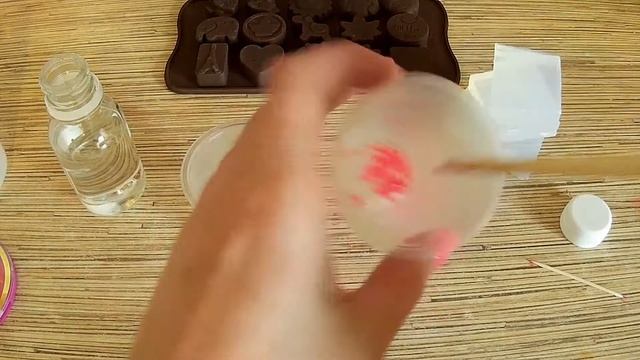 Как окрасить мыло? Краситель для мыла из дешёвых румян ❤ Лайфхак в мыловарении для начинающих смотреть онлайн