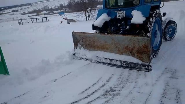 Весна! Чистим снег. Трактор МТЗ-80! смотреть онлайн