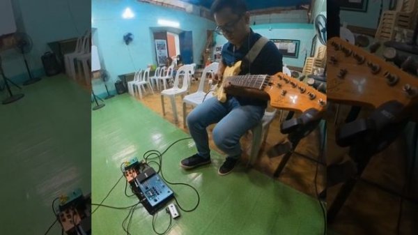 NUX MG30 LOOPER JAM (audio frominsta 360 x3 internal mic)