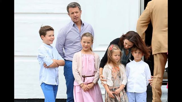 Danish royals celebrate the start of their summer holidays смотреть онлайн