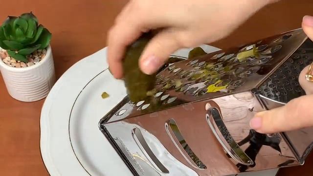 Рассольник с перловкой и солеными огурцами