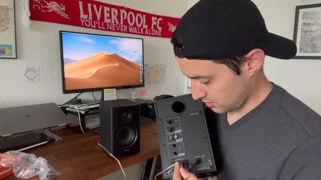 Edifier MR4 Unboxing & Setup смотреть онлайн