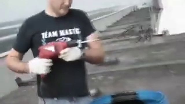 Видео-ролик по применению Мастики ТЕХНОНИКОЛЬ № 33 смотреть онлайн