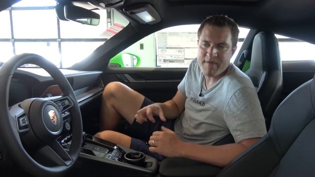 The 2020 Porsche 911 992 Is the Newest Version of an Icon смотреть онлайн