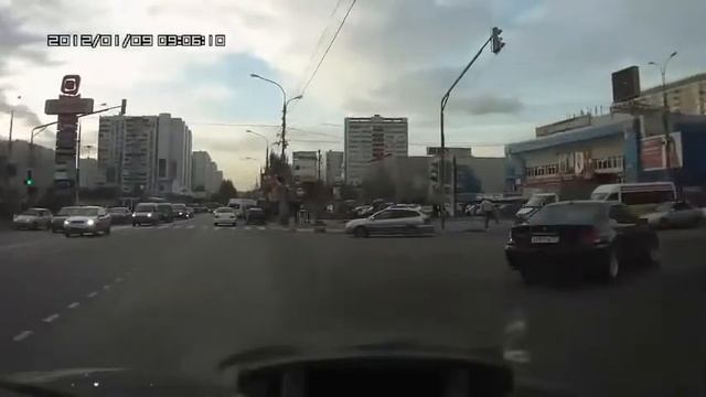 NEW scary car accident in Russia!Kia Rio crash! смотреть онлайн