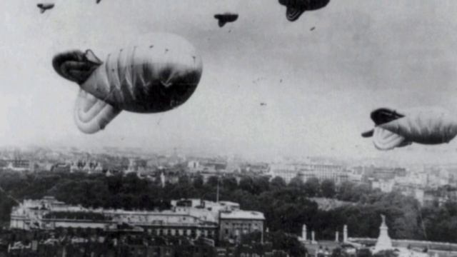 ЗАГРАДИТЕЛЬНЫЙ АЭРОСТАТ / Защита от самолётов. смотреть онлайн