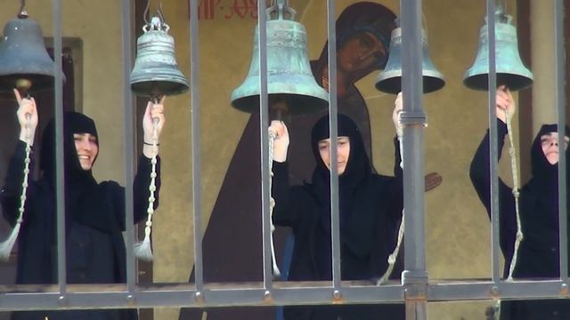 Мцхета. Женский монастырь Самтавро. Колокольный звон смотреть онлайн