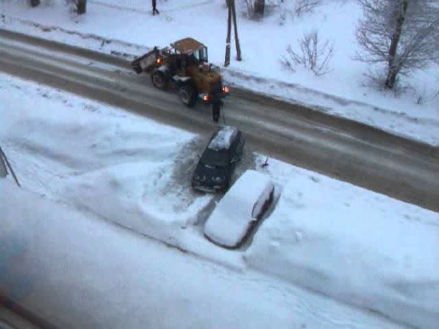 Трактор вытащил ВАЗ. смотреть онлайн