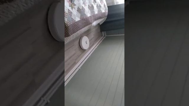 Робот пылесос Xiaomi Trouver, убирается под кроватью.