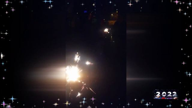 Пусть Дед Мороз стучится в дверь. Со счастьем - и никак иначе на Новый 2022 год !!! смотреть онлайн