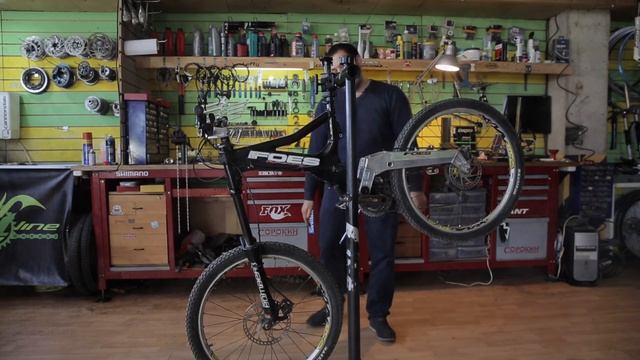 треш обзор на Самый ушатанный горный велосипед - Foes DH смотреть онлайн