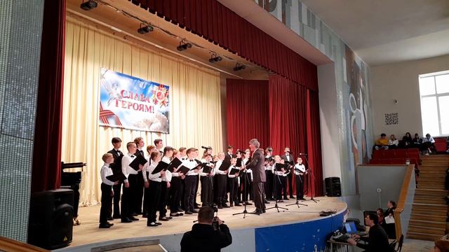 Хоровая студия "Камертон" - Попурри на военные песни смотреть онлайн
